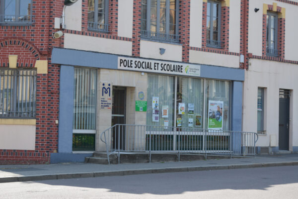pole social revu- pole social revu-